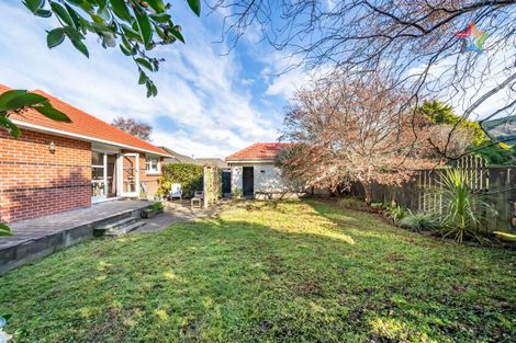 Photo of property in 46 Whirinaki Crescent, Heretaunga, Upper Hutt, 5018