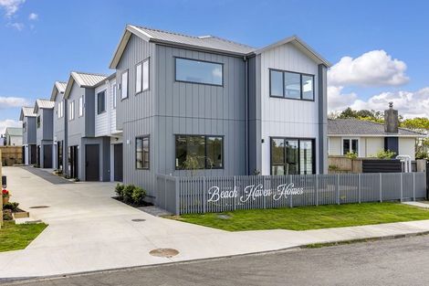Photo of property in 27d O'donn Avenue, Beach Haven, Auckland, 0626