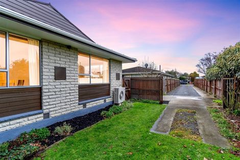 Photo of property in 1/40a Prestons Road, Redwood, Christchurch, 8051