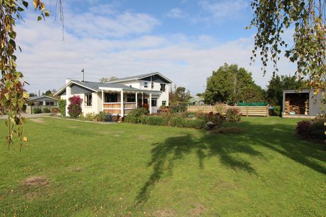 Photo of property in 5 Chisholm Place, Carterton, 5713