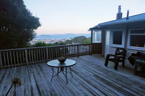 Photo of property in 68 Dowse Drive, Maungaraki, Lower Hutt, 5010