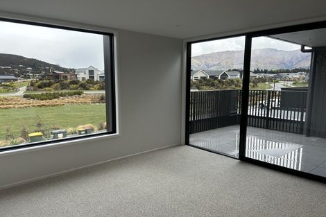 Photo of property in 9/7 Northlake Drive, Wanaka, 9305