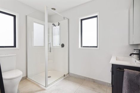 Photo of property in 5 Blatina Drive, Kumeu, 0810