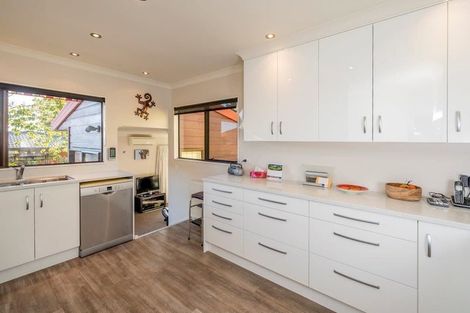 Photo of property in 5 Hira Street, Waikanae, 5036