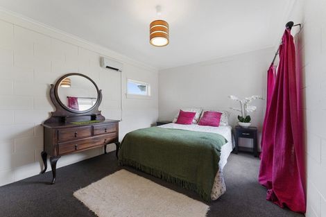 Photo of property in 5 Price Street, Westown, New Plymouth, 4310