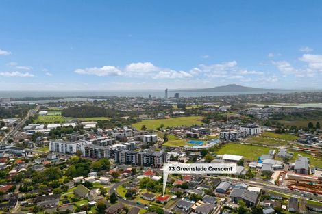 Photo of property in 73 Greenslade Crescent, Northcote, Auckland, 0627