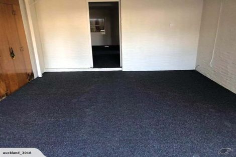 Photo of property in 104 Archibald Road, Kelston, Auckland, 0602