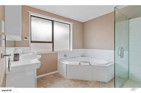 Photo of property in 28 Montclare Avenue, Ilam, Christchurch, 8041