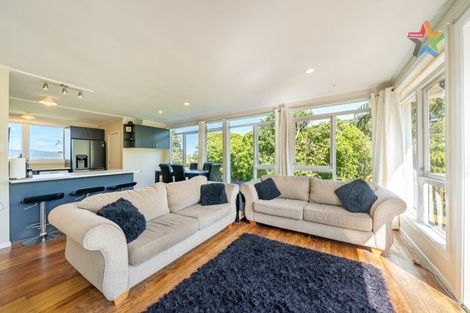 Photo of property in 64 Pekanga Road, Normandale, Lower Hutt, 5010