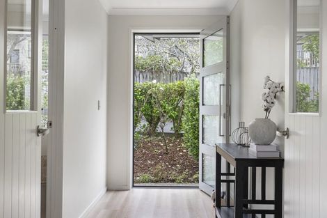 Photo of property in 5 Tee Point, Red Beach, 0932