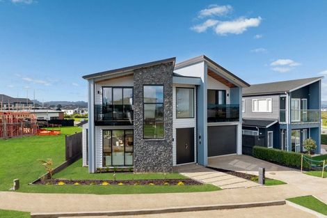 Photo of property in 13 Catalina Avenue, Rosehill, Papakura, 2113