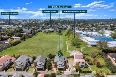 Photo of property in 43 Tiri Tiri Road, Birkdale, Auckland, 0626