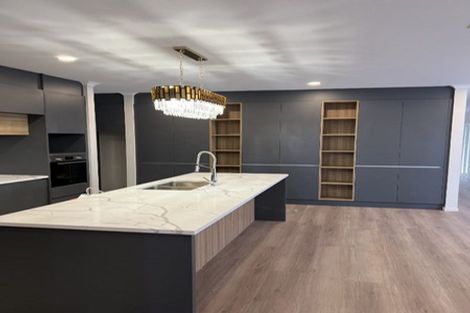 Photo of property in 28 Ballyalton Crescent, Flat Bush, 2019