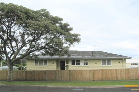 Photo of property in 2 Lyell Road, Outer Kaiti, Gisborne, 4010