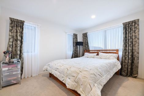 Photo of property in 17d Crosby Road, West Harbour, Auckland, 0618