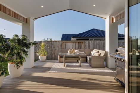 Photo of property in 4 Kuakua Close, Papamoa Beach, Papamoa, 3118