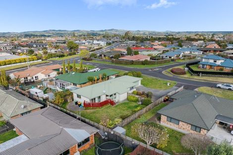 Photo of property in 5 Burnt Oak Drive, Pyes Pa, Tauranga, 3112
