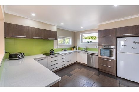 Photo of property in 2/4 Millhill Lane, Huntsbury, Christchurch, 8022