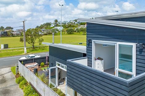 Photo of property in 11 William Bayes Place, Red Beach, 0932