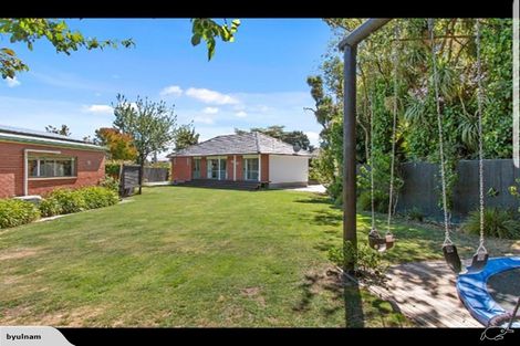 Photo of property in 6 Sealy Place, Bryndwr, Christchurch, 8053