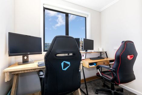 Photo of property in 3 Foremast Place, Whitby, Porirua, 5024