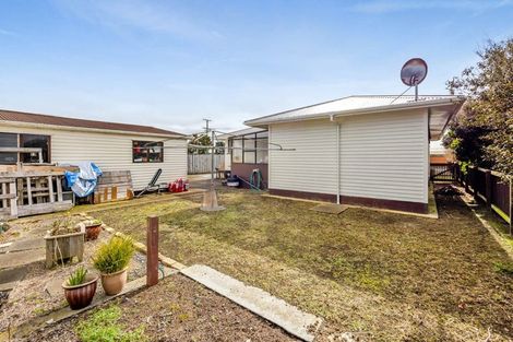 Photo of property in 27 Pacey Avenue, Hawera, 4610
