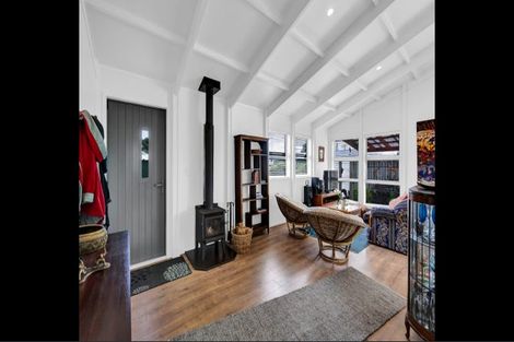 Photo of property in 11 Tasman Street, Opunake, 4616