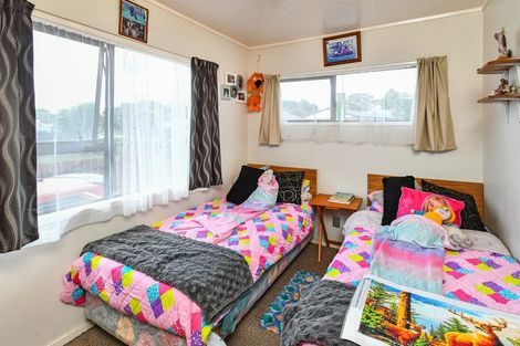 Photo of property in 36 Kopara Place, Clendon Park, Auckland, 2103