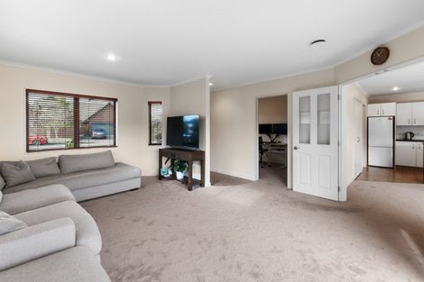 Photo of property in 11 Homewood Avenue, Levin, 5510