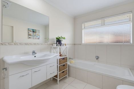 Photo of property in 63b Malta Crescent, Katikati, 3129