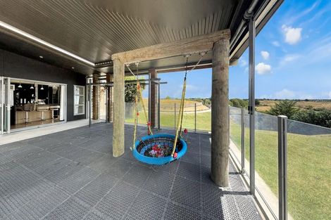 Photo of property in 191 Harakeke Road, Te Horo, Otaki, 5581