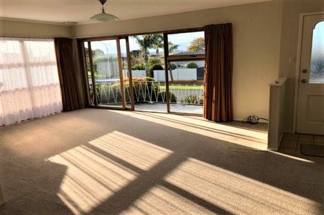 Photo of property in 1/9 Belmere Rise, Farm Cove, Auckland, 2012