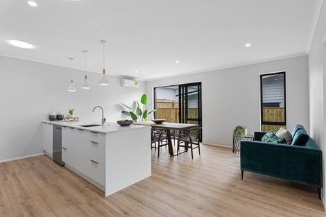 Photo of property in 11 Taikura Avenue, Red Beach, 0932