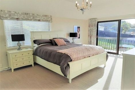 Photo of property in 76 Mount Pleasant Road, Mount Pleasant, Christchurch, 8081