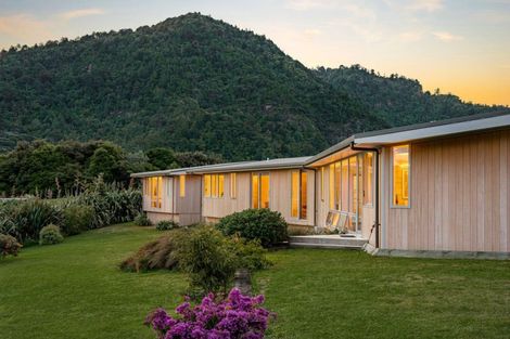 Photo of property in 38 Upland Road, Huia, Auckland, 0604