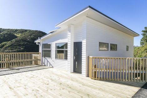 Photo of property in 1 Rarangi Way, Owhiro Bay, Wellington, 6023