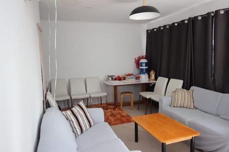 Photo of property in 2/8 Almond Place, Mount Wellington, Auckland, 1060