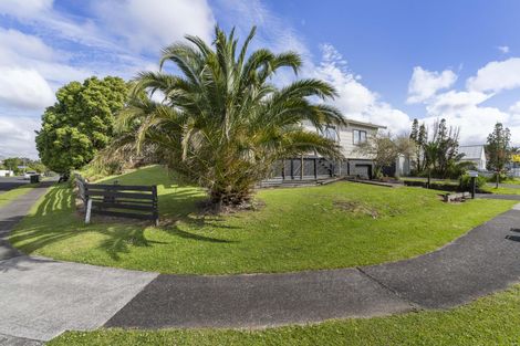 Photo of property in 2/11 Bluewater Place, Wattle Downs, Auckland, 2103