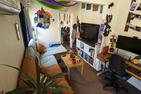 Photo of property in 54 Pirie Street, Mount Victoria, Wellington, 6011