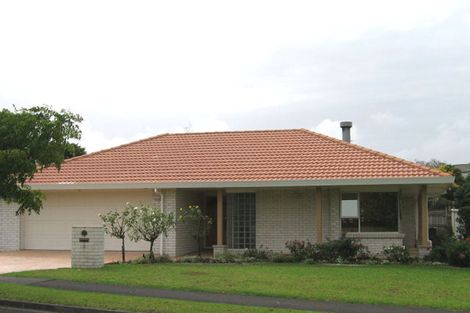 Photo of property in 9 Cherub Place, West Harbour, Auckland, 0618