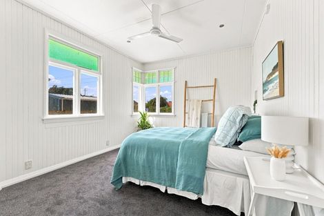 Photo of property in 1 Karewa Street, Castlecliff, Whanganui, 4501