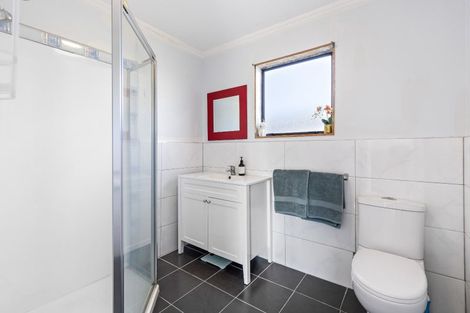 Photo of property in 2/6 George Street, Mangere East, Auckland, 2024