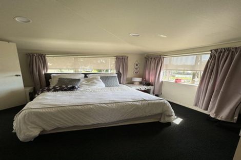 Photo of property in 2/2 Hatherlow Street, Glenfield, Auckland, 0629