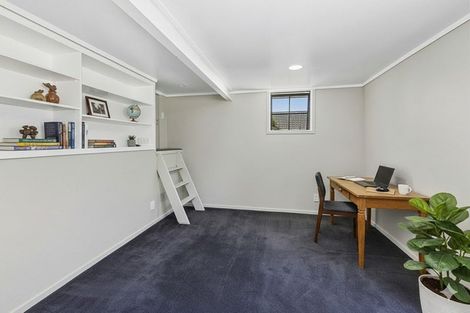 Photo of property in 45 Albatross Close, Whitby, Porirua, 5024