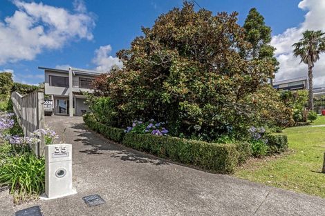 Photo of property in 35 Parr Terrace, Castor Bay, Auckland, 0620