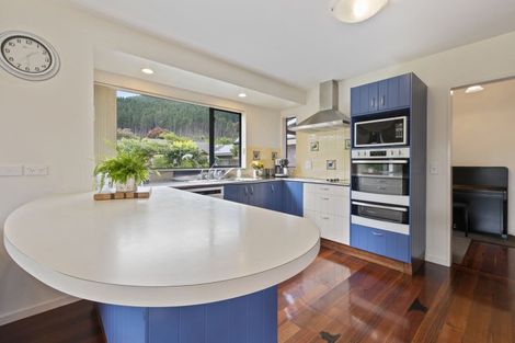 Photo of property in 7-9 Shotover Grove, Waikanae, 5036