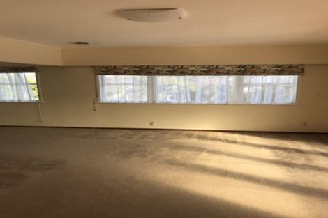 Photo of property in 13 The Rosebowl, Sunnyhills, Auckland, 2010