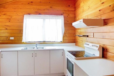 Photo of property in 8 Chardon Place, Henderson, Auckland, 0612