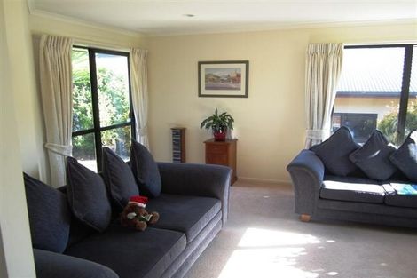 Photo of property in 38 Pitoitoi Avenue, Greenhithe, Auckland, 0632