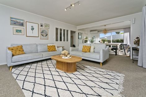 Photo of property in 1/1 Tainui Street, Torbay, Auckland, 0630